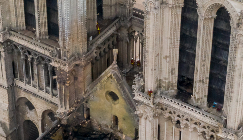 Illustration for article titled La catedral de Notre Dame tras el incendio en una foto de 1.000.000.000 píxeles